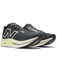 New Balance - Fuelcell supercomp trainer v2 in nero/verde - Lyst