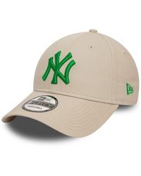 KTZ - New York Yankees League Essential Light Beige 9forty Adjustable Cap - Lyst