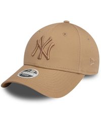 KTZ - New York Yankees Womens League Essential Light Beige 9forty Adjustable Cap - Lyst