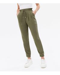 Track pants and jogging bottoms 