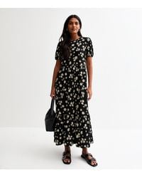 New Look - Crinkle Texture Daisy Print Bow Back Midi Dress - Lyst