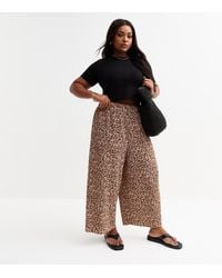 New Look - Plus Size Leopard Print Plisse Wide Leg Trousers Curves - Lyst