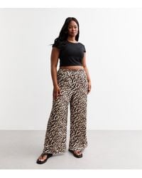 New Look - Plus Size Leopard Print Satin Wide Leg Trousers Curves - Lyst