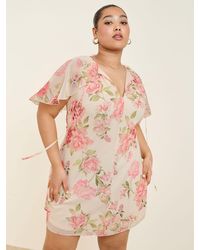 Lipsy - Curve Print Flutter Sleeve Mini Shift Dress - Lyst