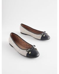 Next - Forever Comfort Rund​​​​​​​ Toe Leder​​​​​​​Ballerina Schuhe​​​​​​​ - Lyst
