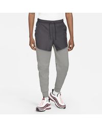 Pantaloni jogger Sportswear Tech Fleece di Nike in Grigio per Uomo - 2% di  sconto | Lyst