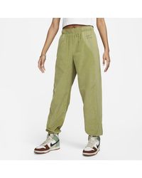 Nike Pantaloni in fleece a vita alta in velluto a coste air - Verde