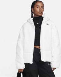 Nike - Giacca loose fit con cappuccio therma-fit sportswear classic puffer - Lyst