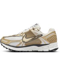 Nike - Zoom Vomero 5 Gold Shoes Leather - Lyst