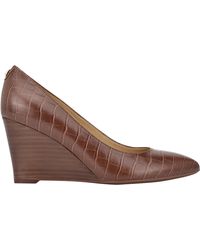 nine west closed toe wedges