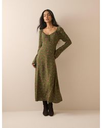 Nobody's Child - Floral Scallop Edge Lyon Midi Dress - Lyst