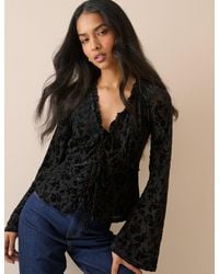 Nobody's Child - Velvet Floral Flute Sleeve Top - Lyst