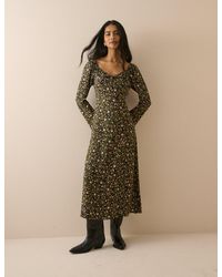 Nobody's Child - Floral Scallop Edge Lyon Midi Dress - Lyst