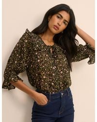 Nobody's Child - Floral Short Sleeve Blouse - Lyst