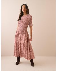 Nobody's Child - Ditsy Floral Shirred Shay Midi Dress - Lyst