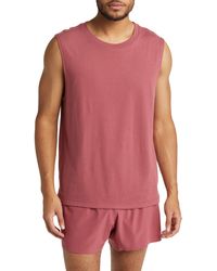 Alo Yoga - The Triumph Sleeveless T-shirt - Lyst