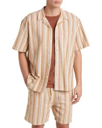 Forét - Otter Stripe Short Sleeve Organic Cotton Seersucker Button-up Shirt - Lyst