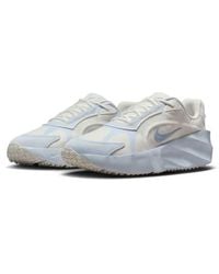 Nike - Aura Edge Sneaker - Lyst
