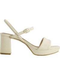 Bernardo - Canto Platform Sandal - Lyst