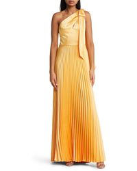Amsale - Pleated One-shoulder Satin Gown - Lyst