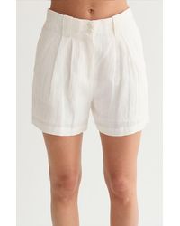 Crescent - Pleated Linen Shorts - Lyst