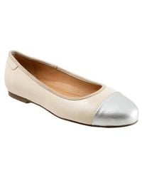 Trotters - Clara Cap Toe Flat - Lyst