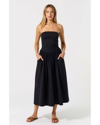 Modenaire - Strapless Smocked Bodice Midi Dress With Flowy Skirt And Pockets - Lyst