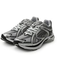 PUMA - Skyjet Titan Sneaker - Lyst