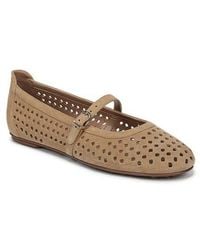 Naturalizer - Aria Perforated Flat - Lyst