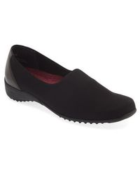 Munro - Traveler Slip-On - Lyst