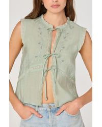 Astr - Lace Trim Tie Front Top - Lyst