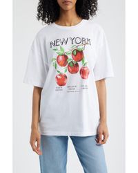 GOLDEN HOUR - New York Apple Cotton Graphic T-Shirt - Lyst