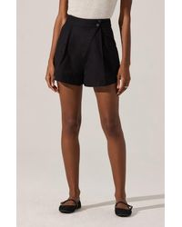 Astr - Asymmetric Pleat Shorts - Lyst