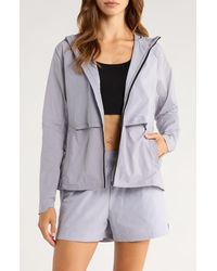On Shoes - Core Hooded Packable Running Jacket - Lyst