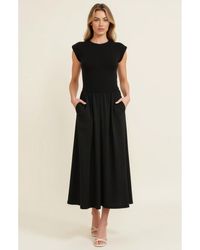 Modenaire - Cap Sleeve Fitted Bodice Dress With Gathered Midi Skirt And Pockets - Lyst