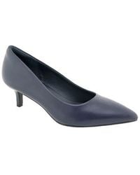 BCBGMAXAZRIA - Daven Pointed Toe Kitten Heel Pump - Lyst
