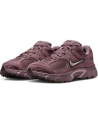 Nike - V5 Runner Sneaker - Lyst