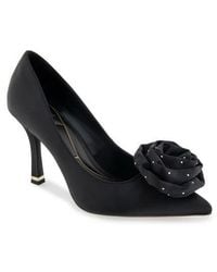 Kenneth Cole - Romi Rosette Pointed Toe Pump - Lyst