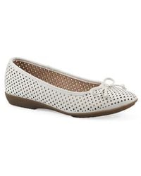 White Mountain - Carris Perforated Flat - Lyst