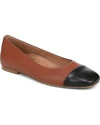 Vionic - Hollen Cap Toe Ballet Flat - Lyst