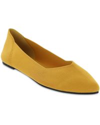 mia kerri pointed toe flyknit flat