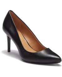 calvin klein kamara patent pump