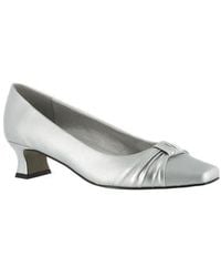 Easy Street - Waive Square Toe Pump - Lyst