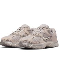 Nike - V5 Runner Sneaker - Lyst