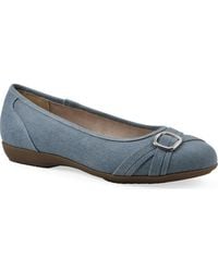 White Mountain - Calming Buckle Strap Flat - Lyst