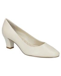 Easy Street - Ballari Round Toe Pump - Lyst