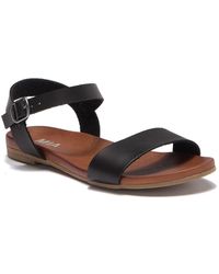 mia piper buckle strap sandal