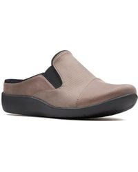 clarks clogs wide width