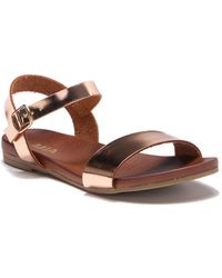 mia piper buckle strap sandal