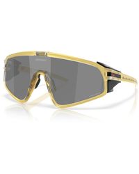 Oakley - Latchtm Panel Patrick Mahomes Ii Collection Sunglasses - Color: Gold - Lyst